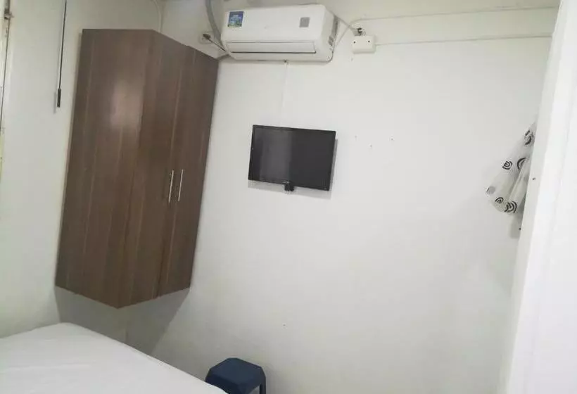 ペンション Hostal El Mohan