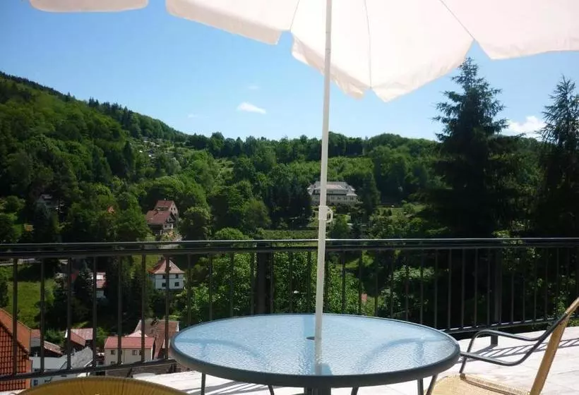 Majatalo Waldhaus Hutzelhöh