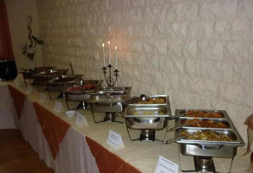 Majatalo Waldhaus Hutzelhöh