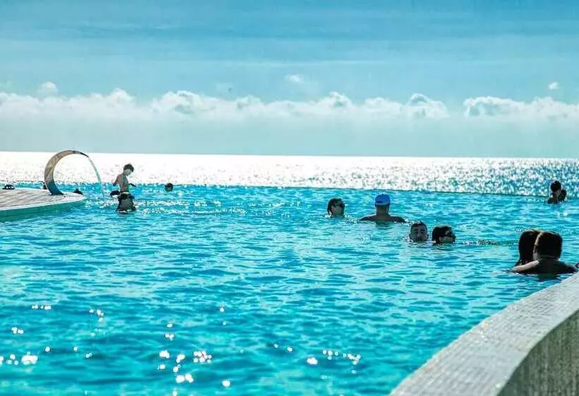 Hotel Mera Onix