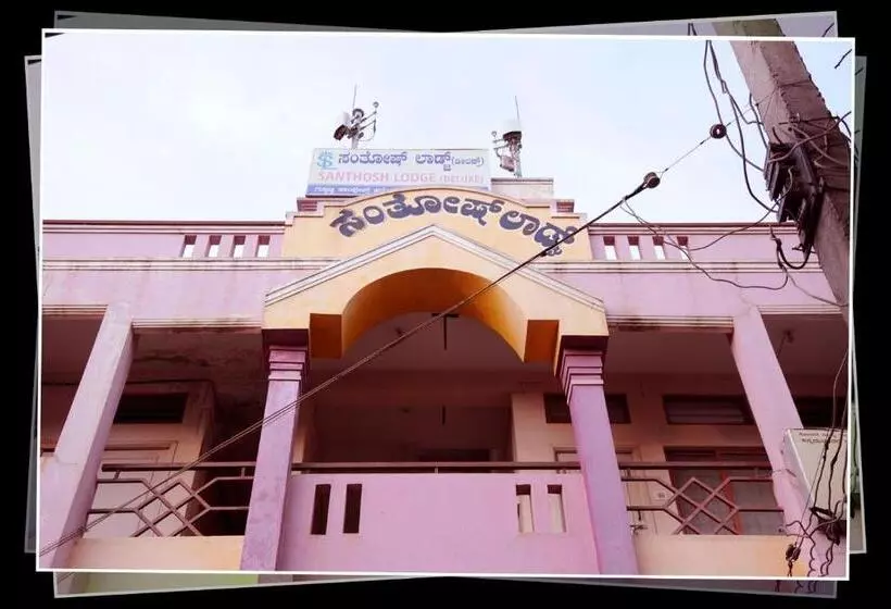 ホテル Santosh Lodge
