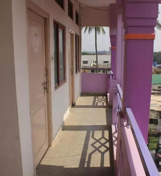 ホテル Santosh Lodge