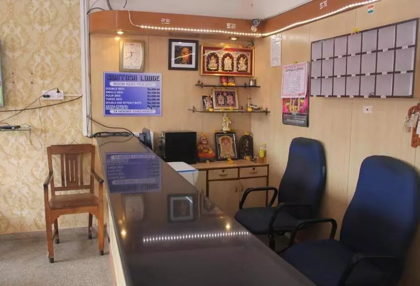 ホテル Santosh Lodge