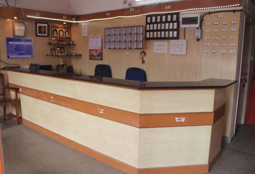 فندق Santosh Lodge