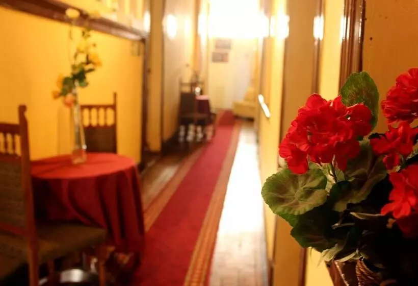 پانسیون Hostal Fiorenttina