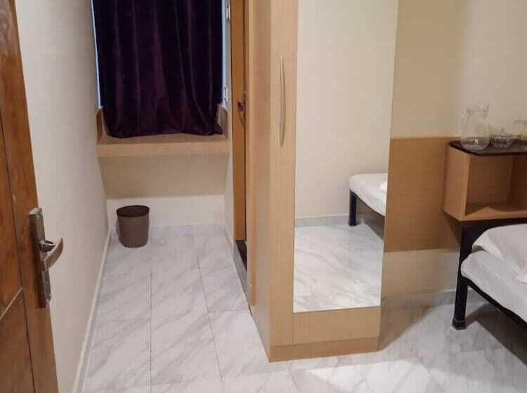 בית מלון כפרי Nestlay Rooms Ambattur