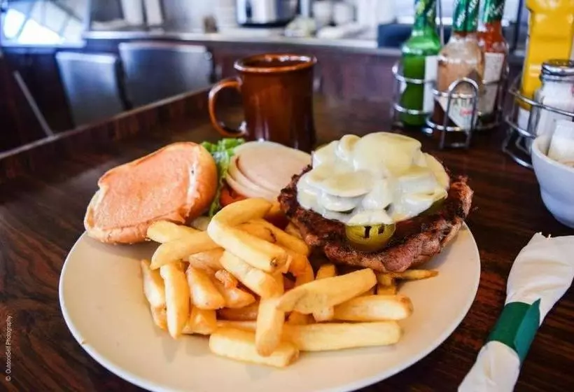 Oregon Trail Motel And Restaurant