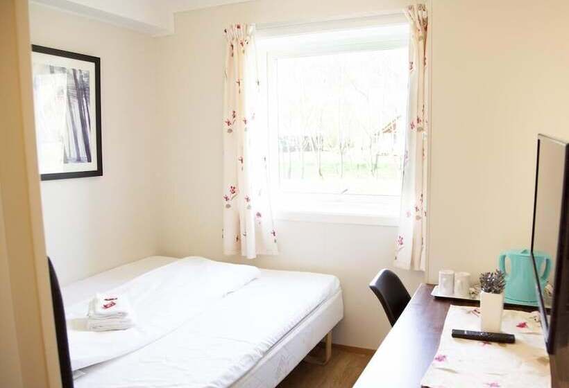 פנסיון Førde Gjestehus Og Camping