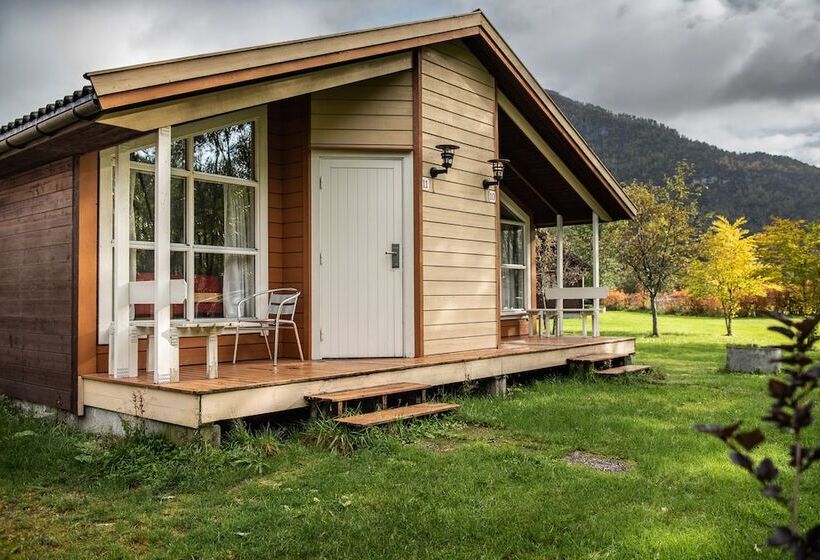 פנסיון Førde Gjestehus Og Camping