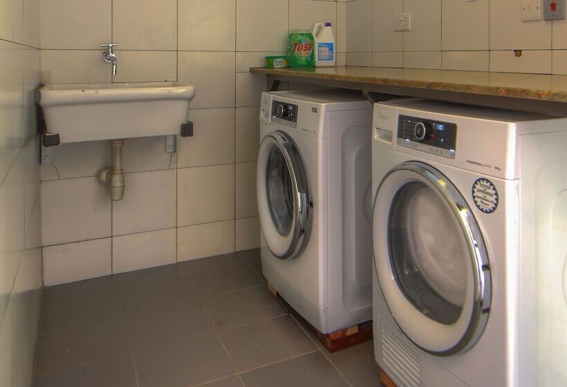 Highlands Suites Hotel Apartments