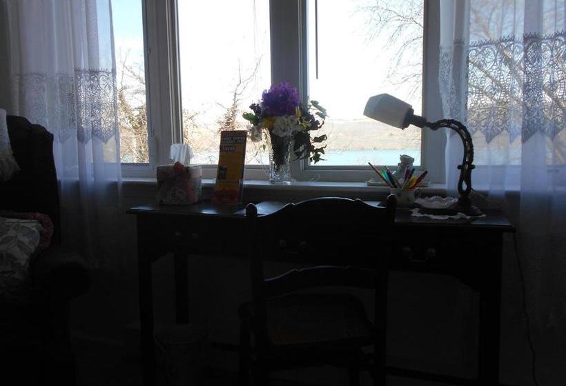 Lake Valley Legends B&b