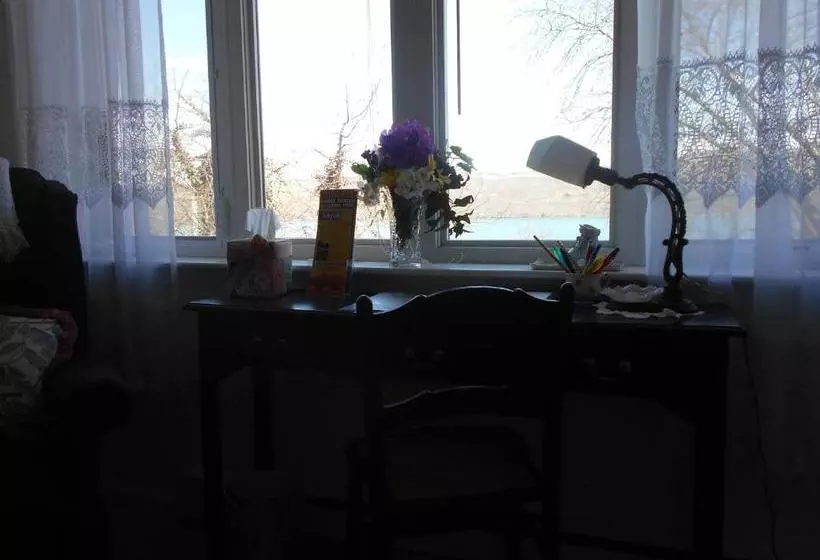 Lake Valley Legends B&b