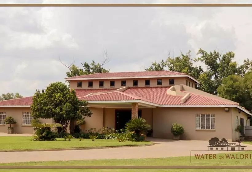 پانسیون Water On Waldrift Guesthouse