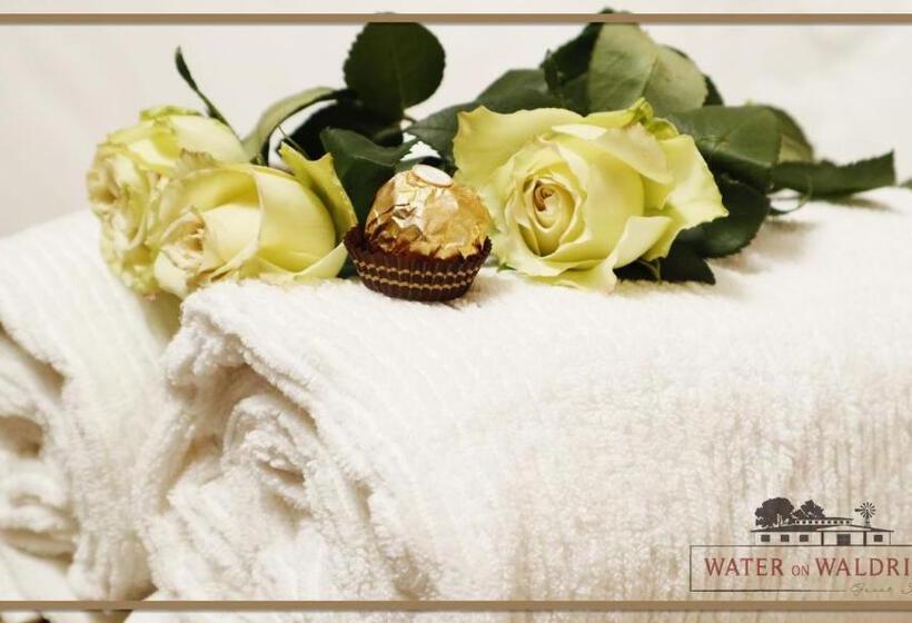 펜션 Water On Waldrift Guesthouse