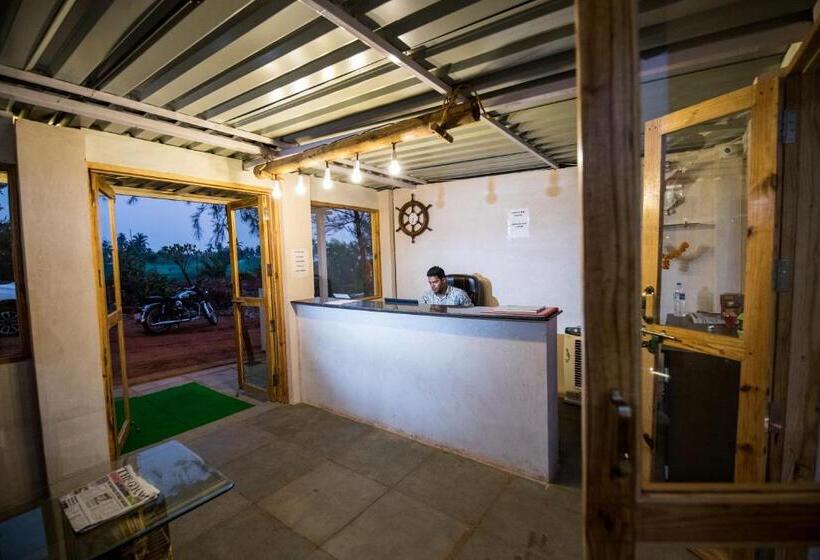 Treebo Lands End Beach Resort Morjim