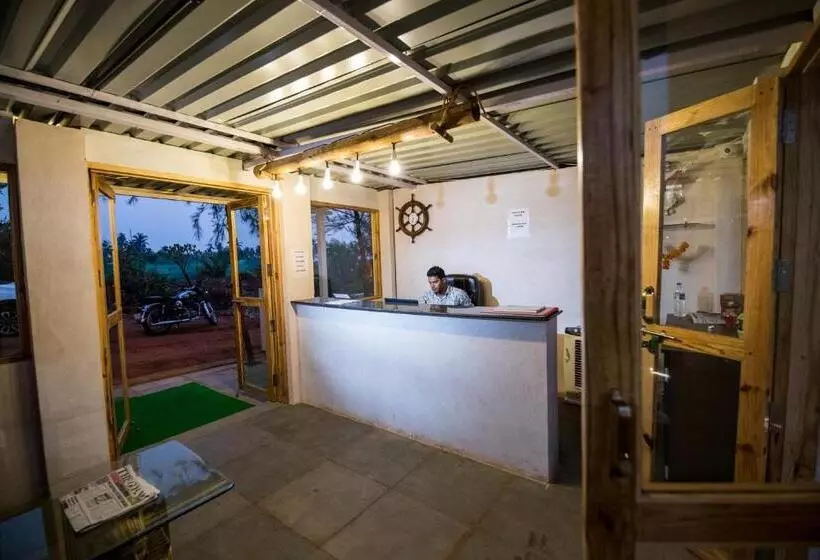 Treebo Lands End Beach Resort Morjim