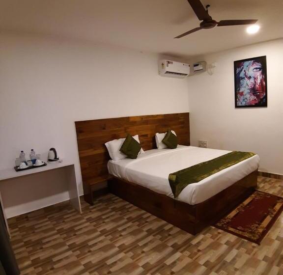 Treebo Lands End Beach Resort Morjim