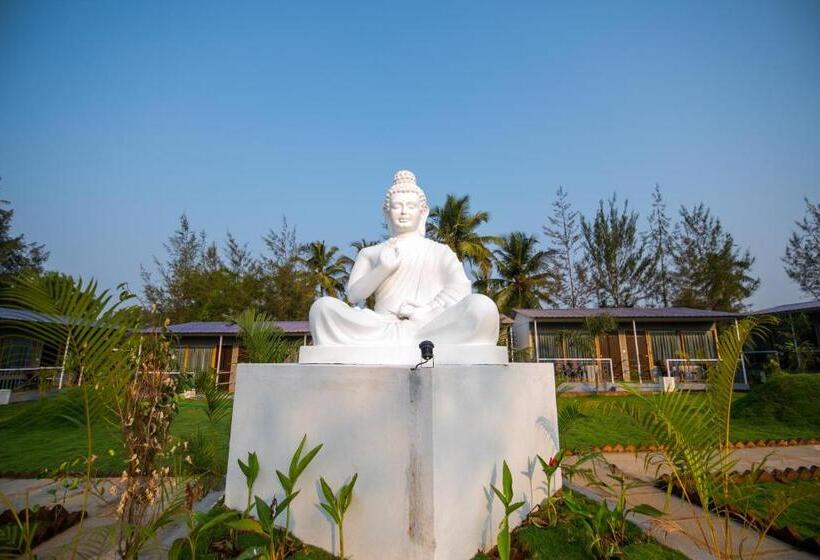 Treebo Lands End Beach Resort Morjim