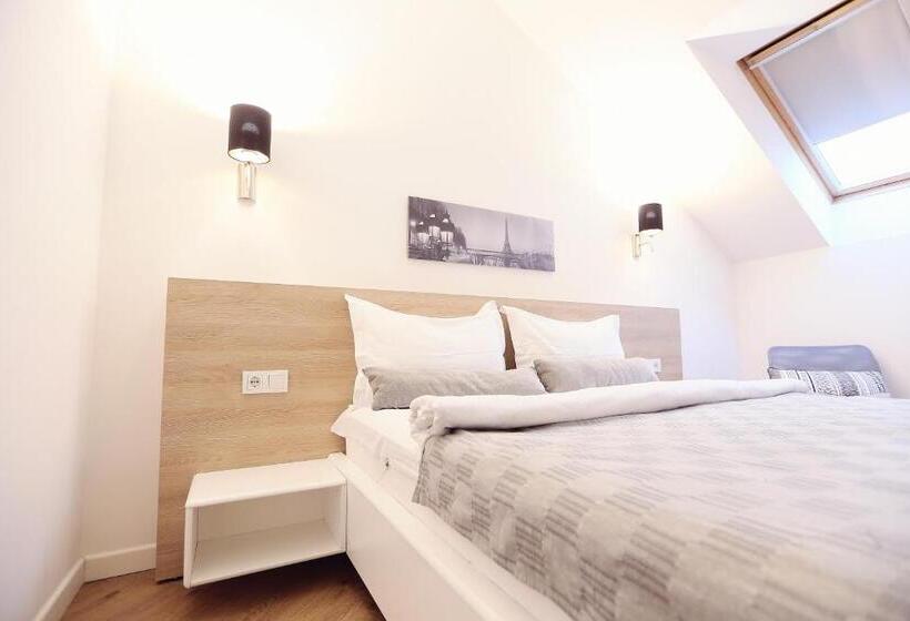 پانسیون Casa M