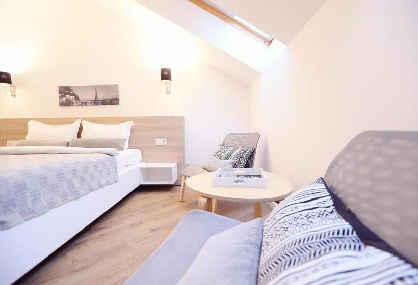 پانسیون Casa M