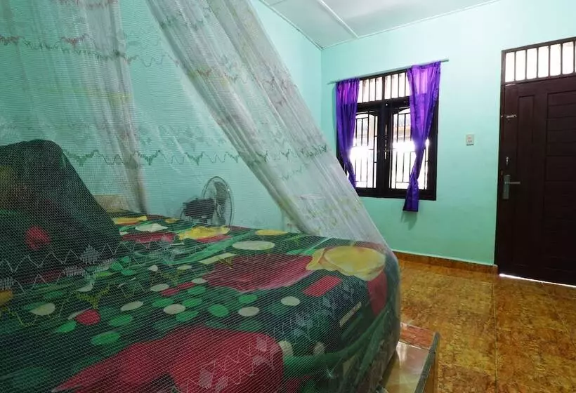 Majatalo Fadhil Guest House