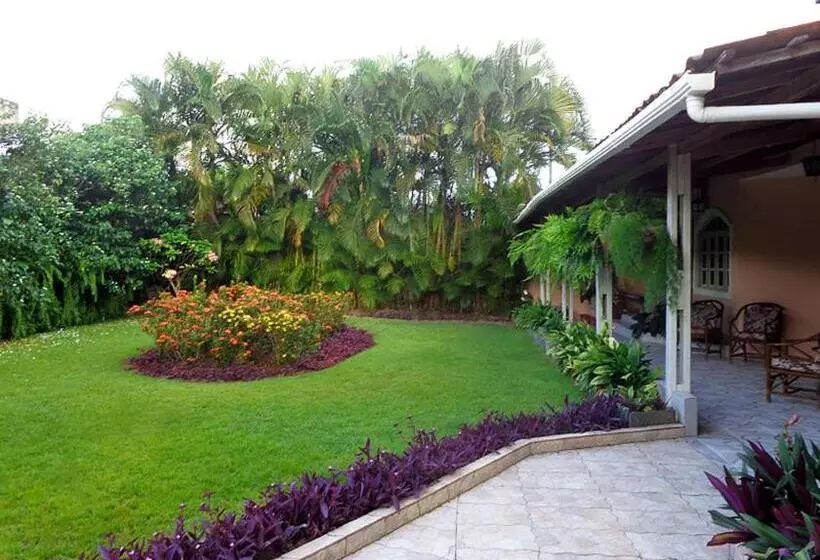 ペンション Pousada Monjope