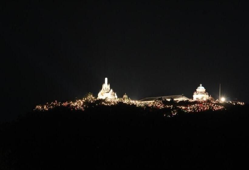 Thanyachatra Boutique