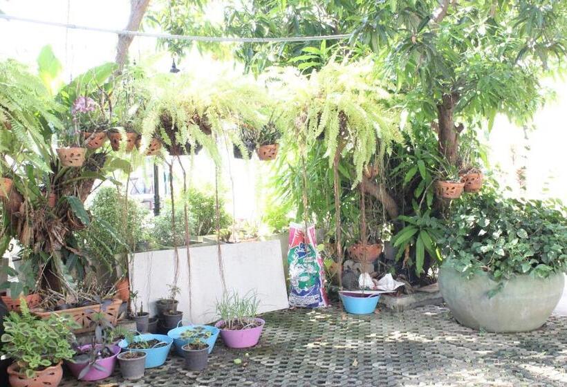 Thanyachatra Boutique