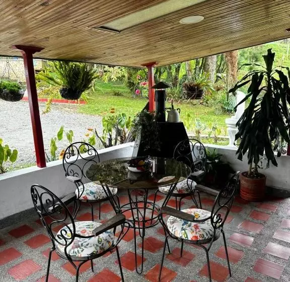 ユースホステル Finca La Toscana