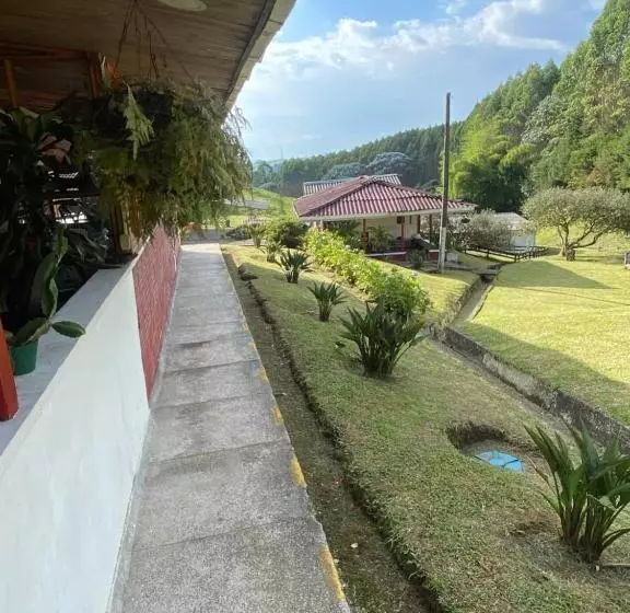 ユースホステル Finca La Toscana