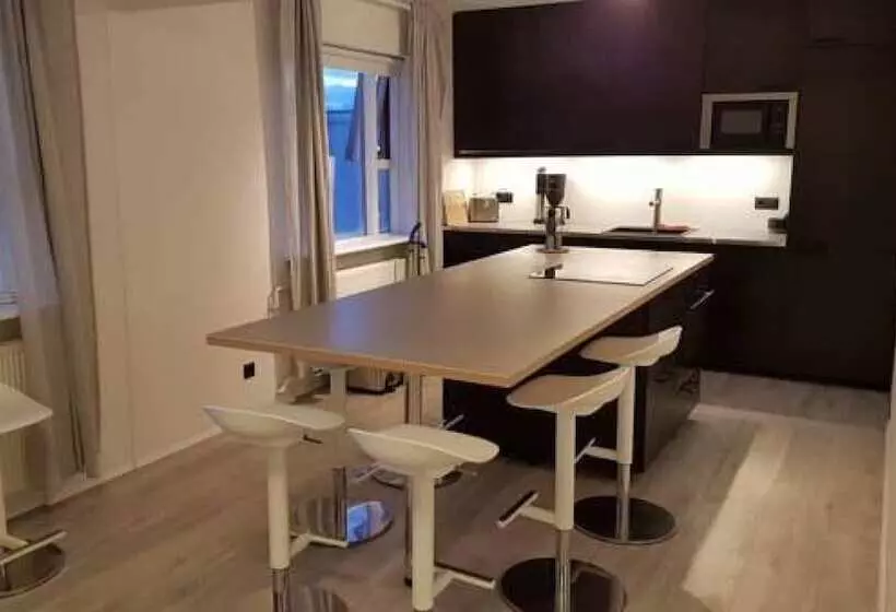 پانسیون Post Plaza Guesthouse