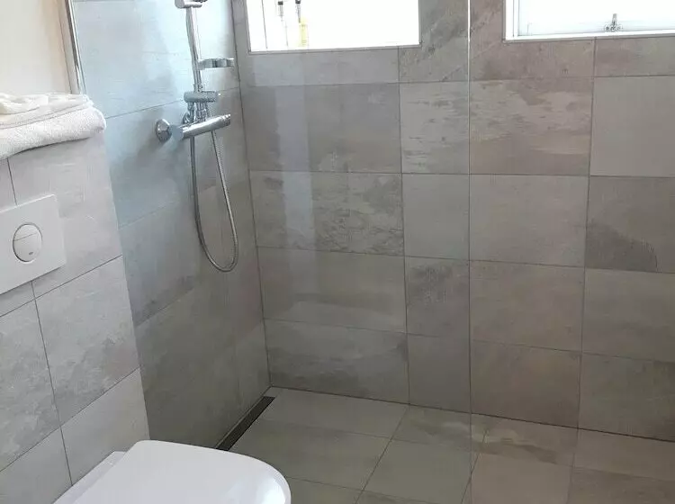 پانسیون Post Plaza Guesthouse