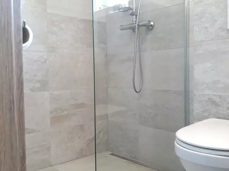 پانسیون Post Plaza Guesthouse