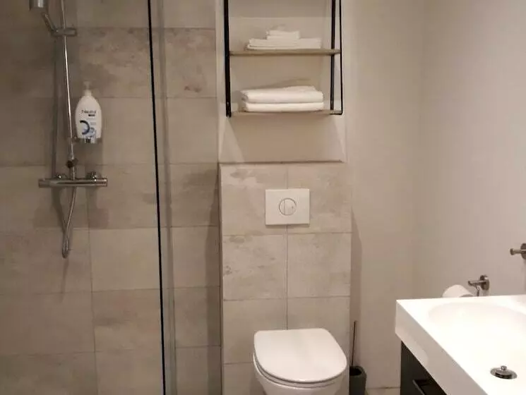 پانسیون Post Plaza Guesthouse