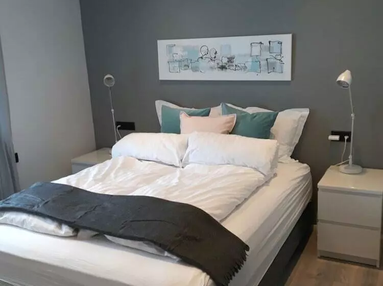 پانسیون Post Plaza Guesthouse