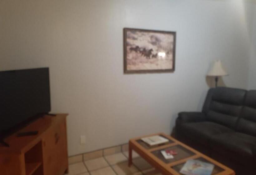 فندق Stagecoach Suites