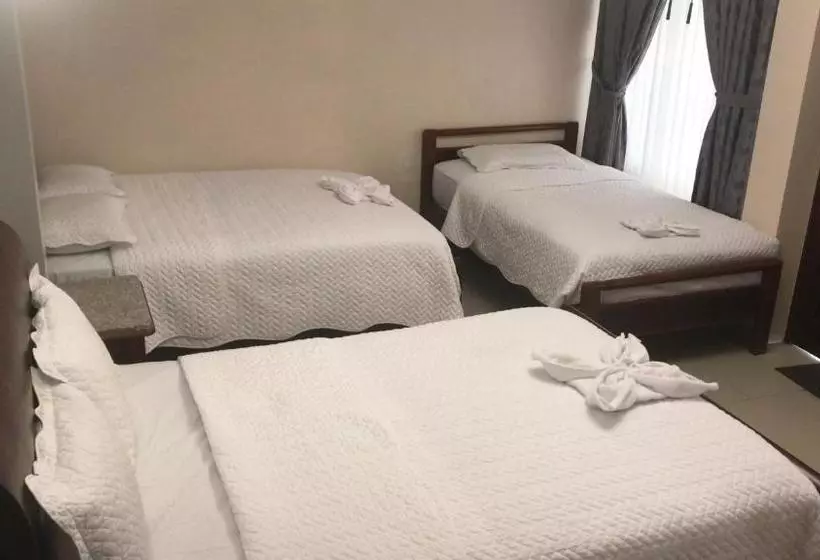 ペンション Hostal Kamelot