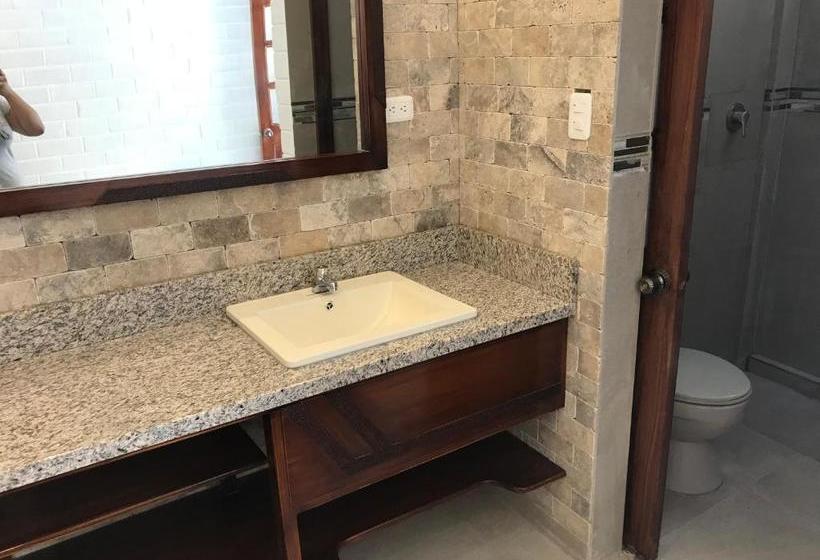 膳宿费 Hostal Kamelot