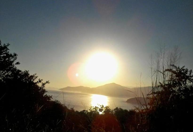 פנסיון Hostel Casa Shamballa