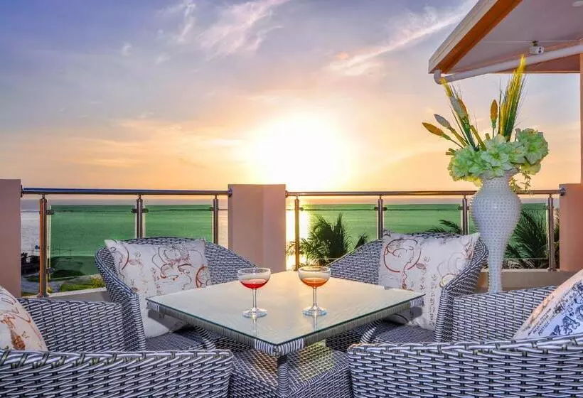 پانسیون Sunrise Beach