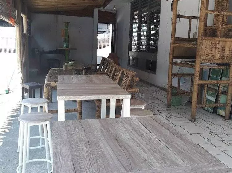 Majatalo Rumah Singgah Manado Hostel