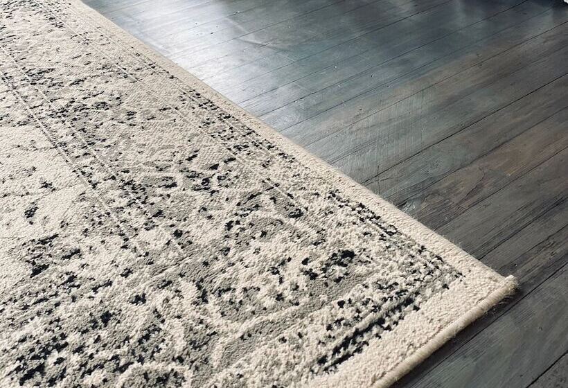 Отель Eighteenninety Sleepover