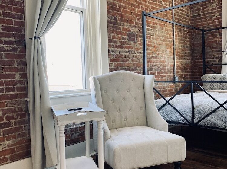 Отель Eighteenninety Sleepover