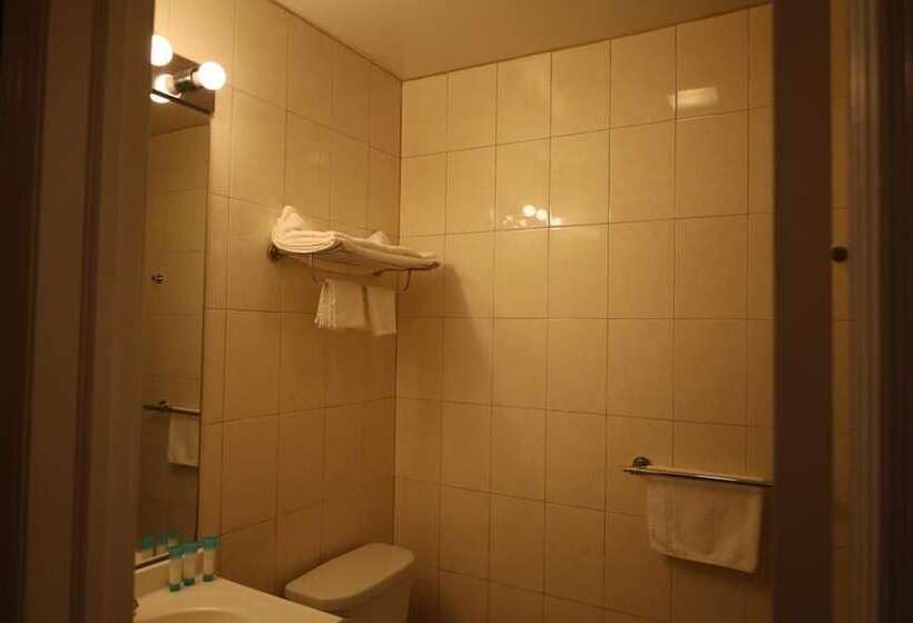 فندق على الطريق The Hamlet Inn At Warwick