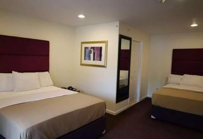 モーテル The Hamlet Inn At Warwick