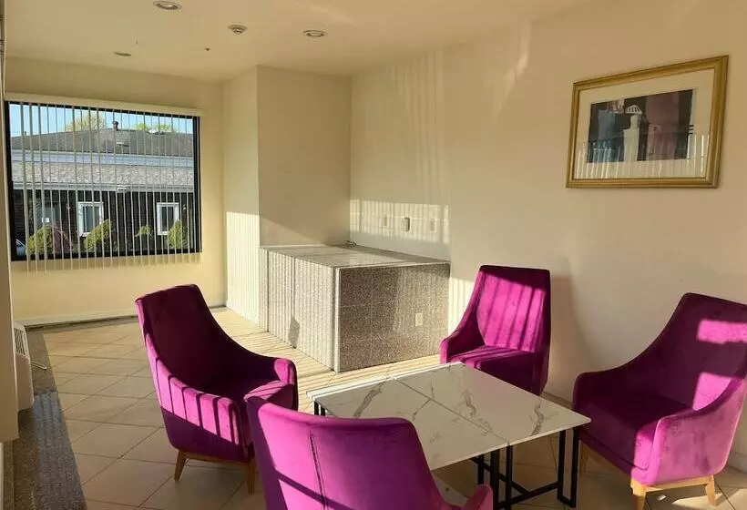 モーテル The Hamlet Inn At Warwick