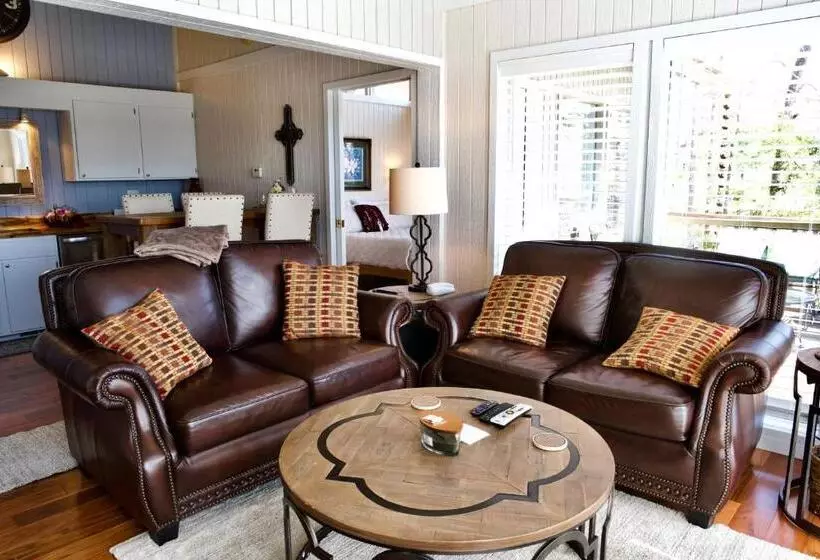 Lomakeskus Beaver Lake Cottages