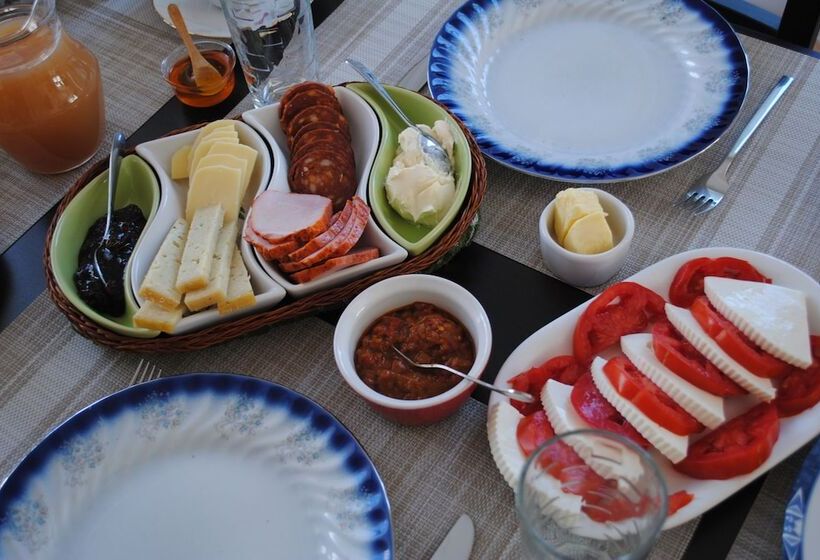 膳宿费 Flora Luxury House