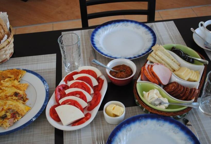 膳宿费 Flora Luxury House