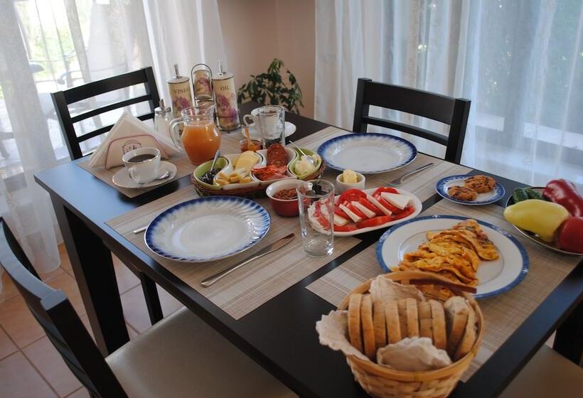 膳宿费 Flora Luxury House